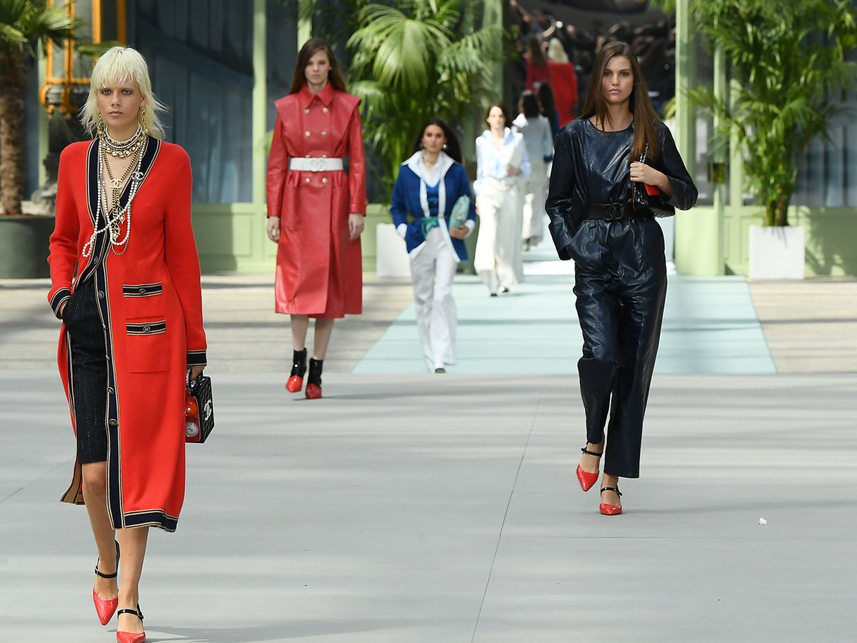Paris Fashion Week: Style, celebrities and backstage scenes - October 3,  2023