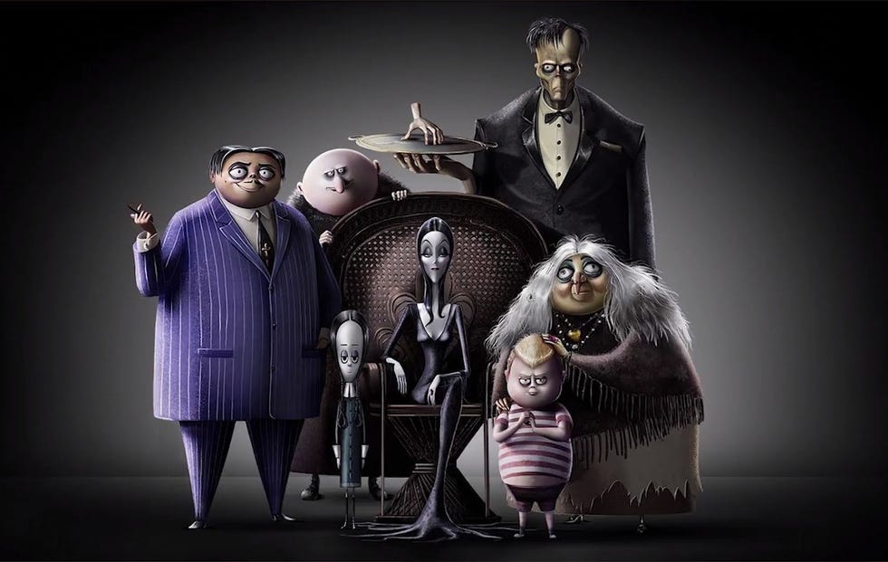 https://hips.hearstapps.com/hmg-prod/images/hbz-comedies-of-2019-the-addams-family-courtesy-1545098257.jpg?crop=1xw:1xh;center,top&resize=980:*