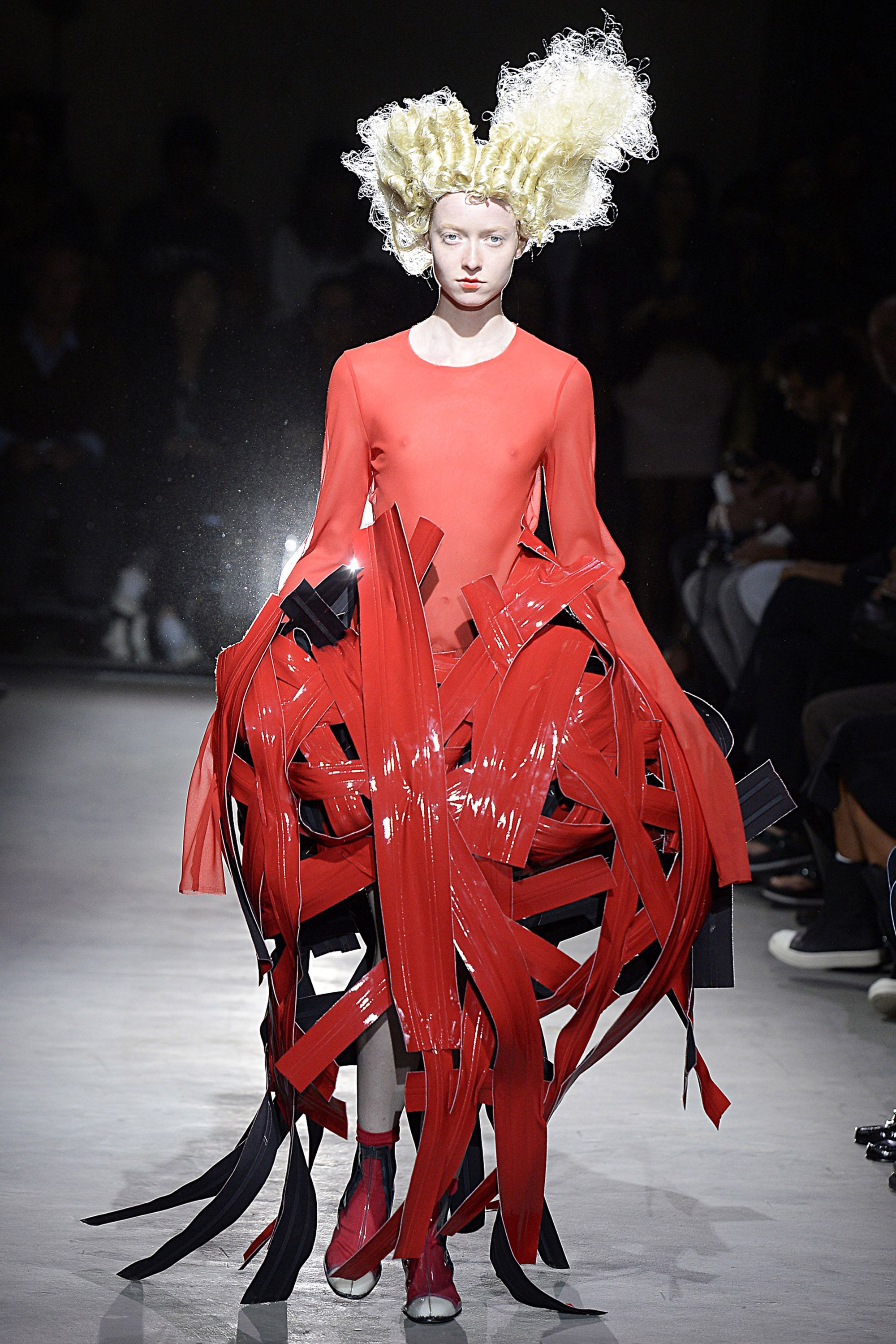 Rei Kawakubo Comme des Garcons Met Exhibit 2017 Rei Kawakubo Comme des Garcons Runway Fashion