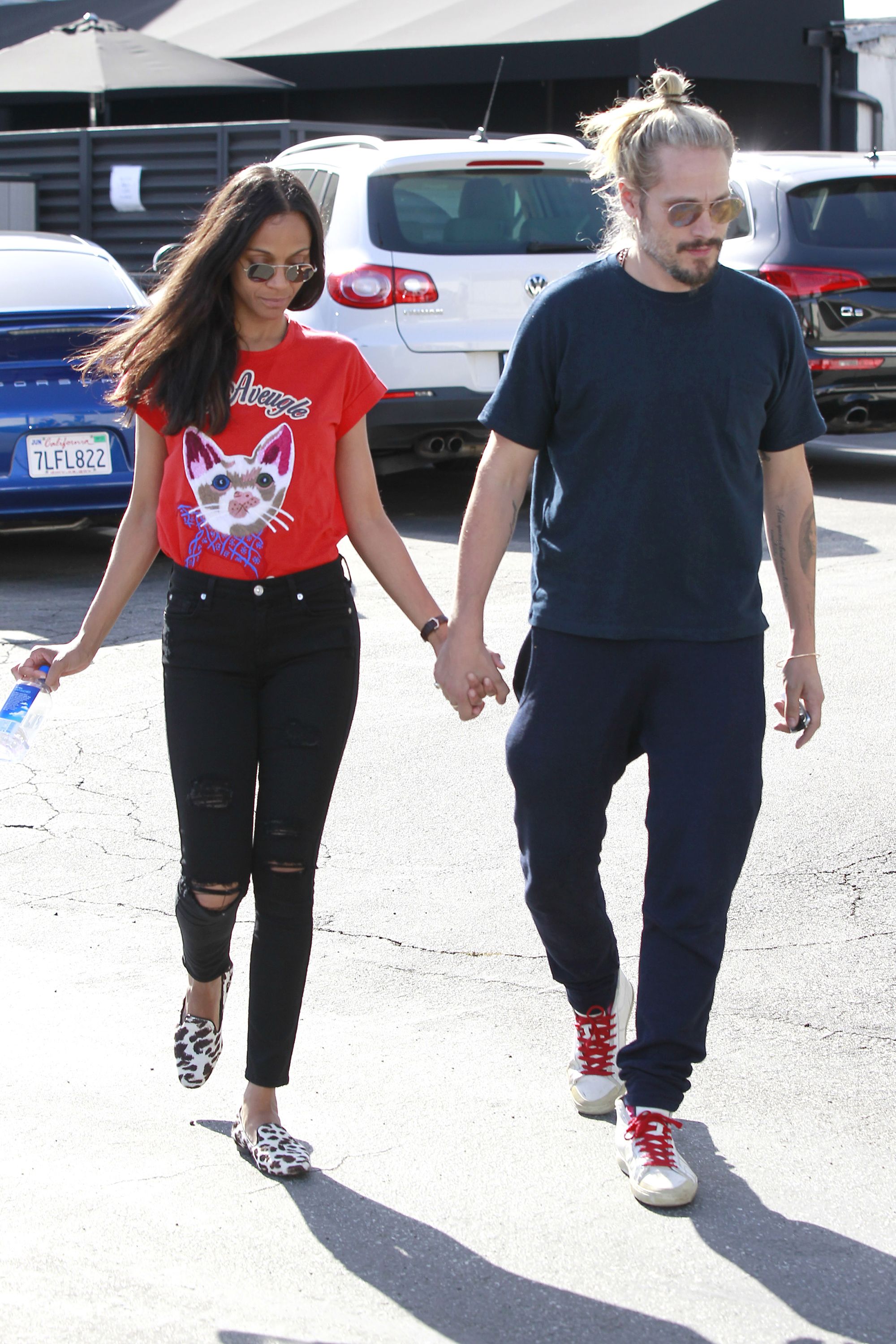 White shirt black jeans red outlet shoes