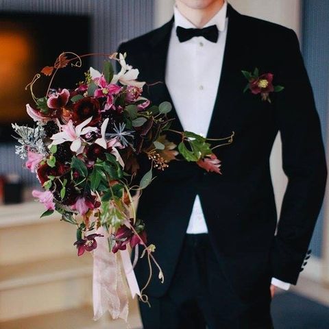 Suit, Bouquet, Floristry, Flower, Formal wear, Flower Arranging, Tuxedo, Floral design, Cut flowers, Plant, 