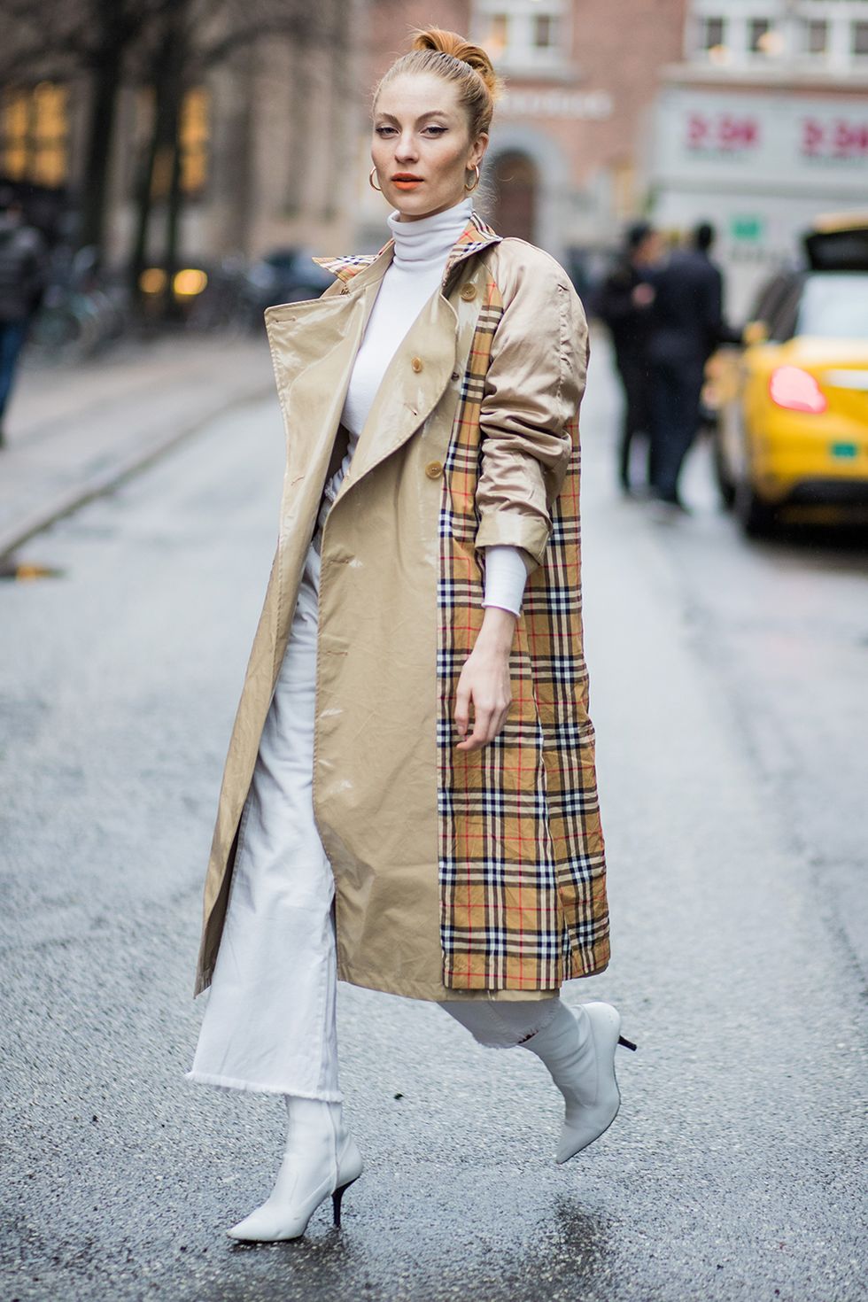 Burberry trench coat street style