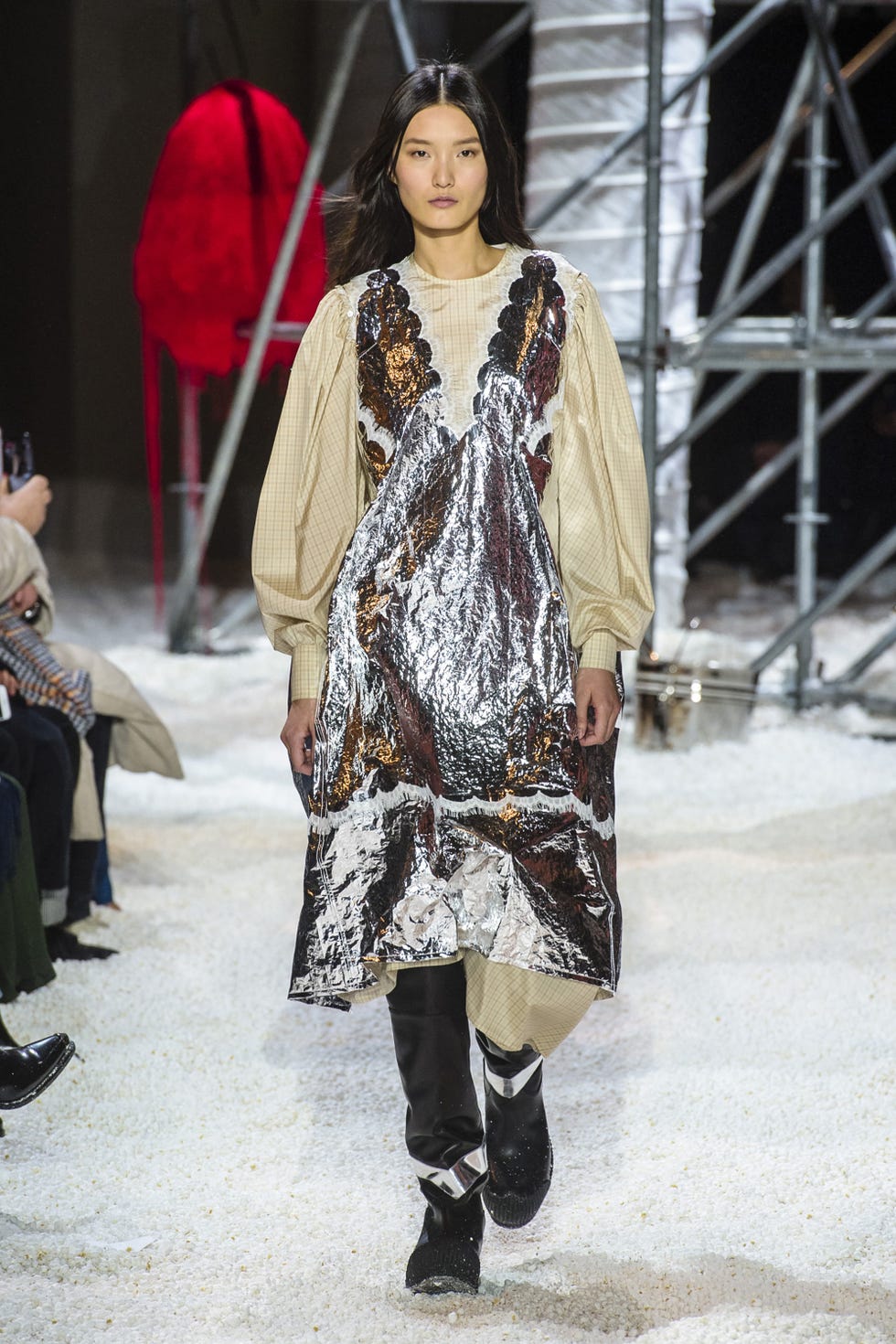 Fashion model, Fashion, Fashion show, Runway, Clothing, Haute couture, Public event, Fashion design, Event, Outerwear, 