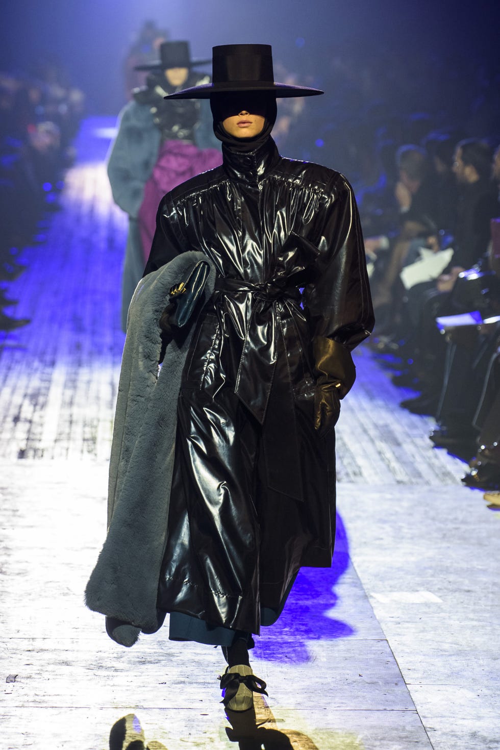Fashion, Runway, Fashion show, Haute couture, Fashion model, Fashion design, Outerwear, Event, 