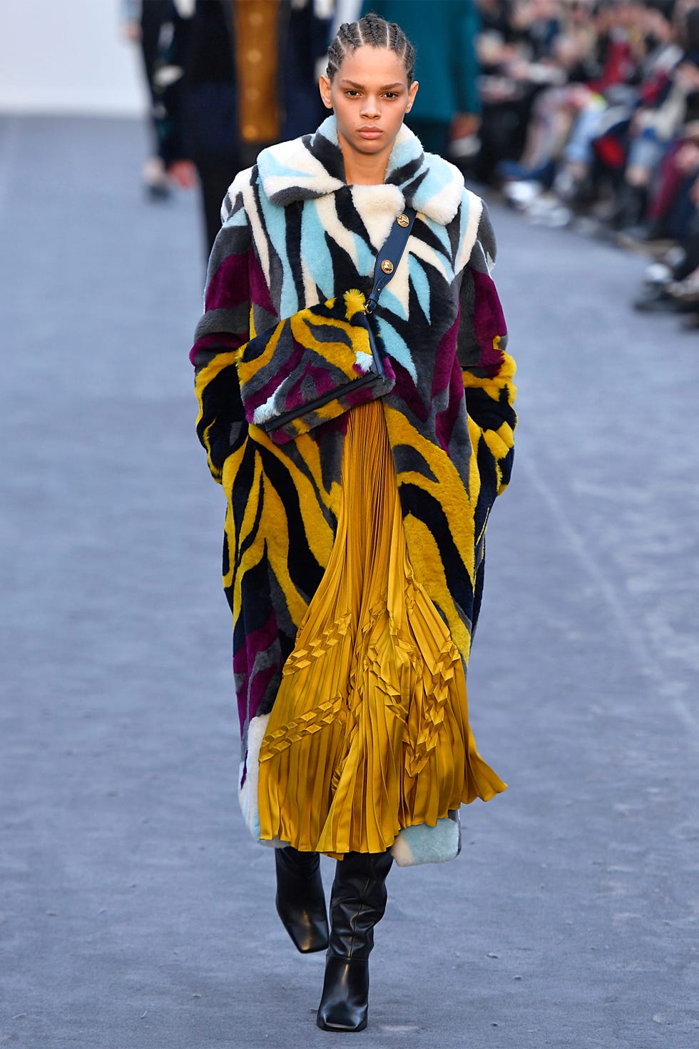 Fashion show, Street fashion, Fashion model, Fashion, Runway, Costume design, Fashion design, Model, Boot, Haute couture, 