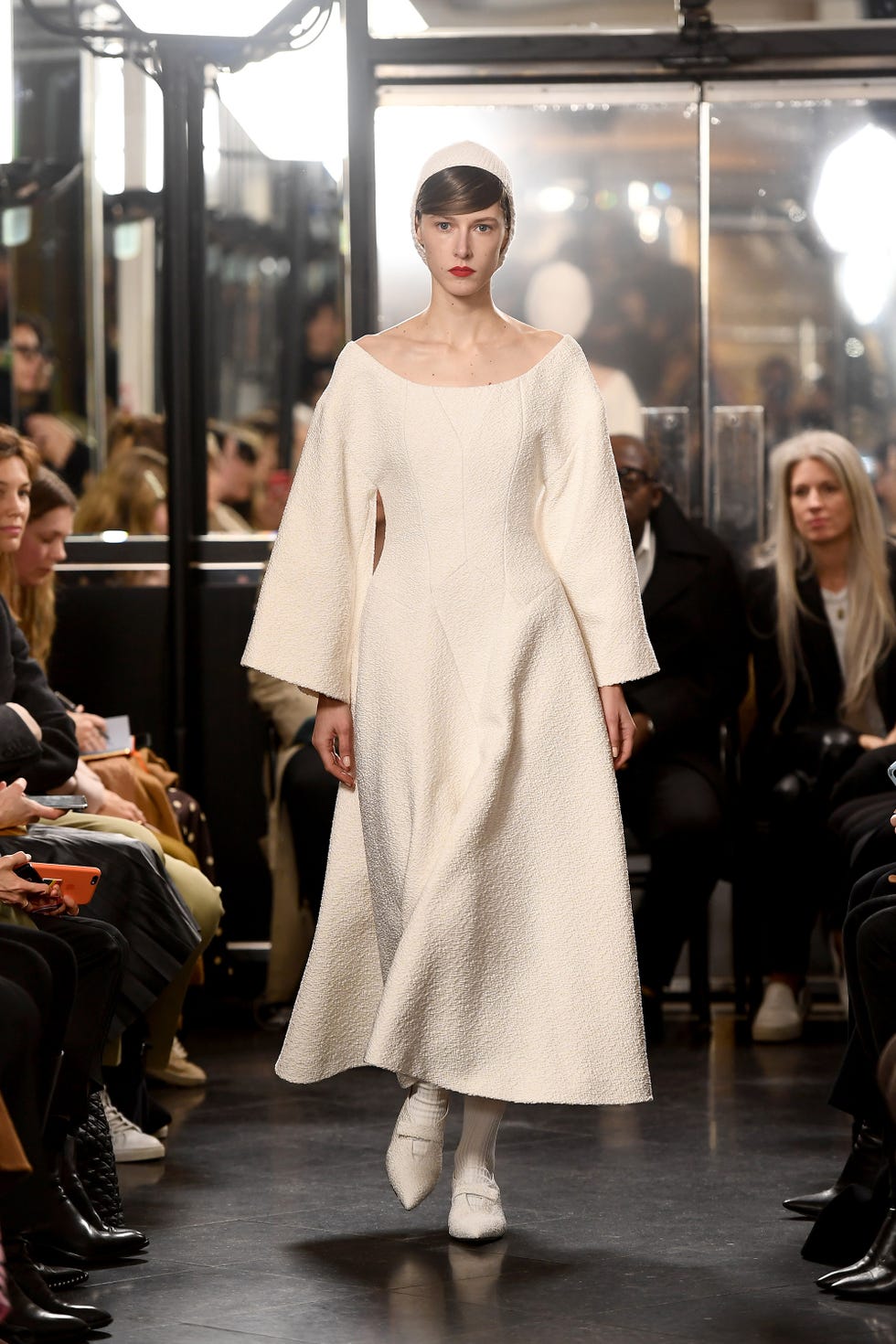 Fashion model, Fashion, Clothing, Fashion show, Runway, Shoulder, Haute couture, Dress, Fashion design, Event, 
