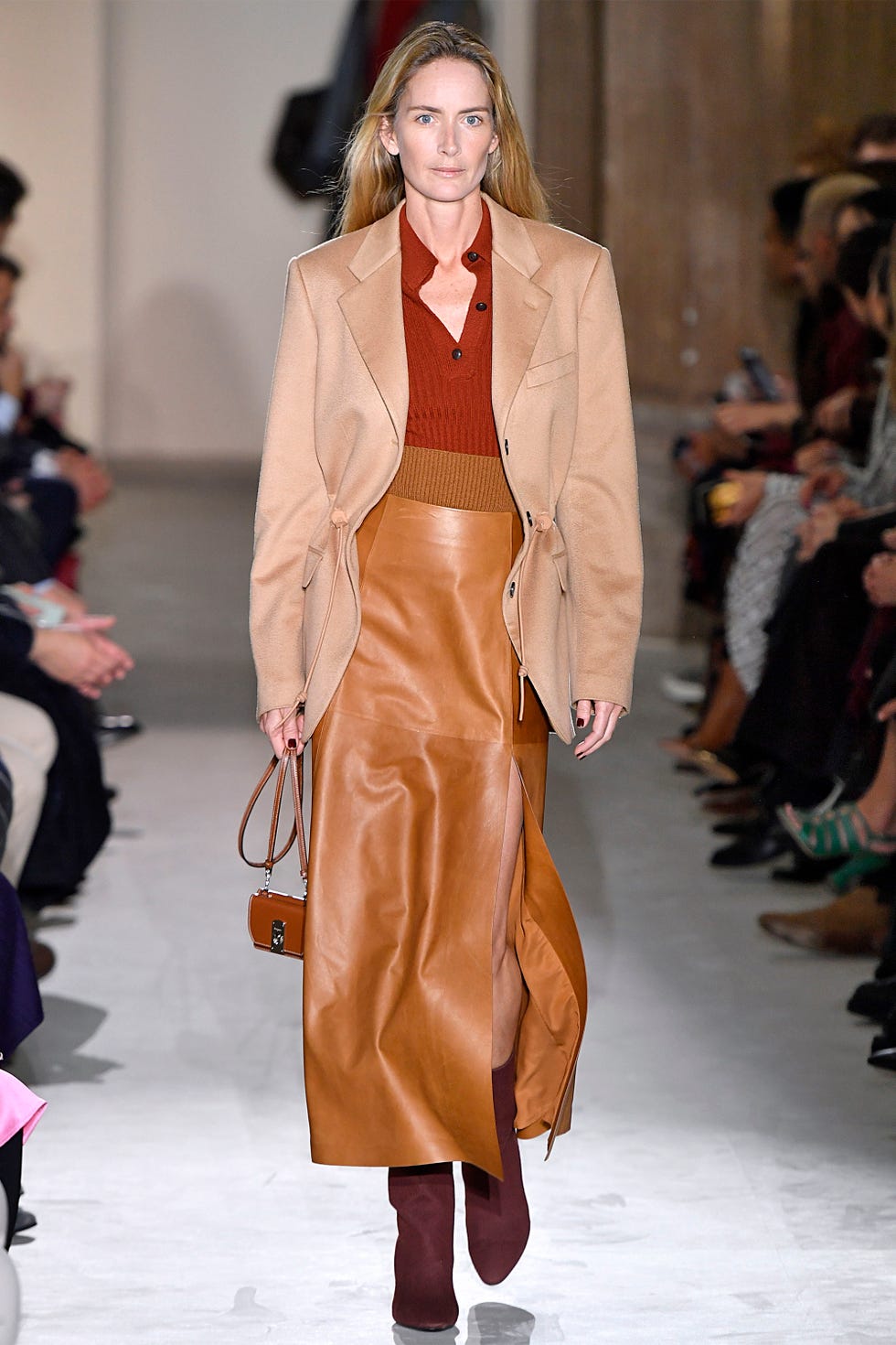 Fashion model, Fashion, Fashion show, Runway, Clothing, Outerwear, Shoulder, Human, Public event, Event, 