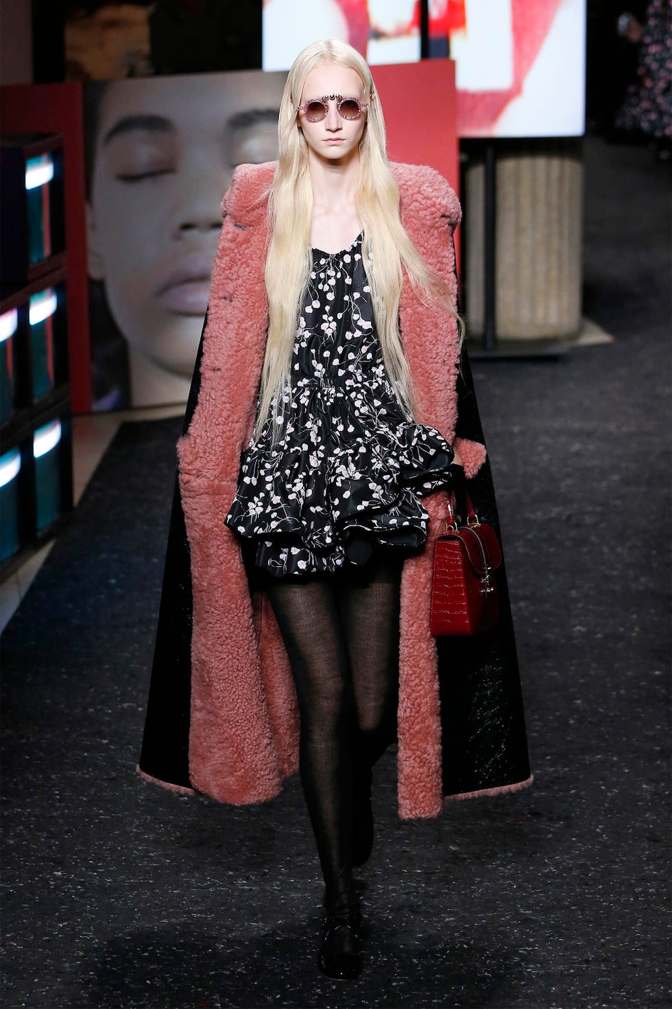 Fashion model, Clothing, Fashion, Outerwear, Pink, Street fashion, Fur, Haute couture, Lip, Blond, 