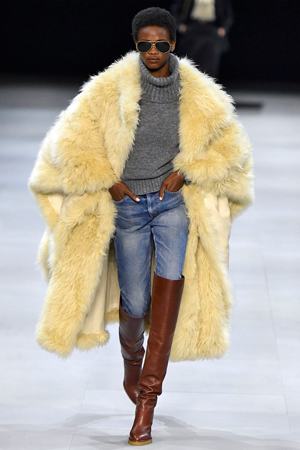 Fur clothing, Fur, Fashion show, Fashion, Fashion model, Clothing, Runway, Outerwear, Textile, Footwear, 
