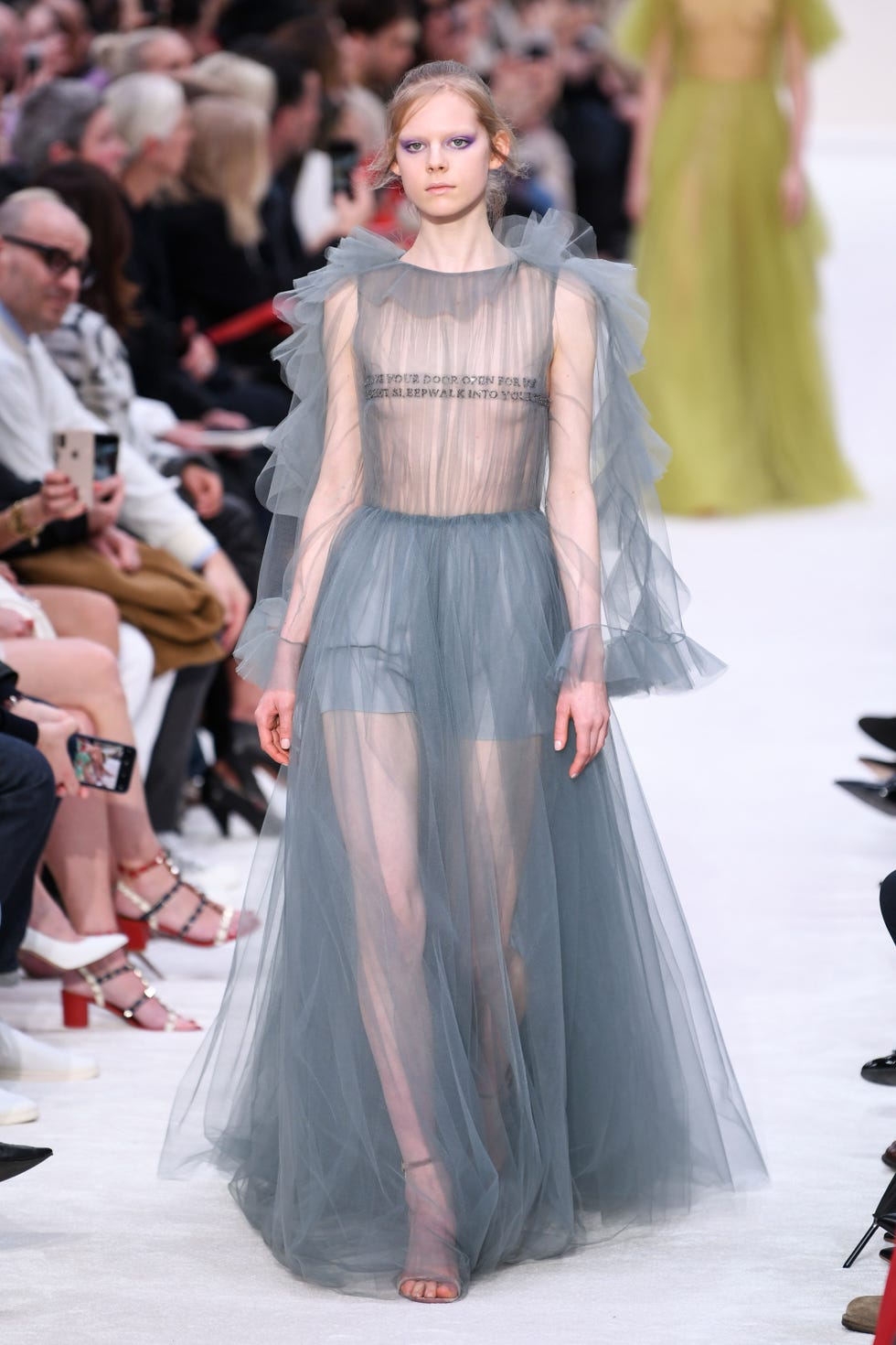 Fashion show, Dress, Style, Fashion model, Runway, Costume design, Gown, Waist, Fashion, Street fashion, 