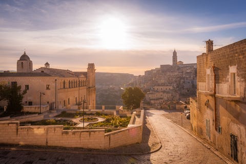 Sky, Town, Building, Morning, City, Cloud, Fortification, Architecture, Sunlight, Castle, 