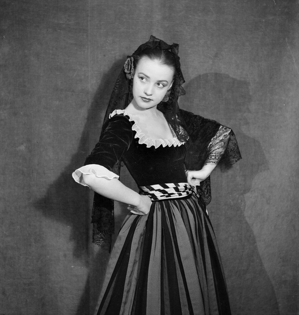 Jeanne Moreau in Chanel's fashion house 50s