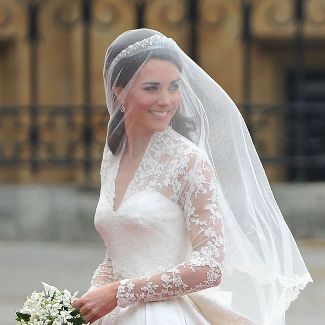 Bride, Wedding dress, Gown, Veil, Dress, Clothing, Bridal accessory, Bridal clothing, Photograph, Bridal veil, 