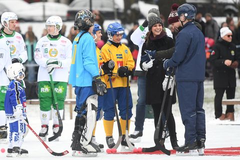 Bandy, Snow, Sports, Team sport, Stick and Ball Games, Hockey, Competition event, Ice rink, Sports gear, Tournament, 