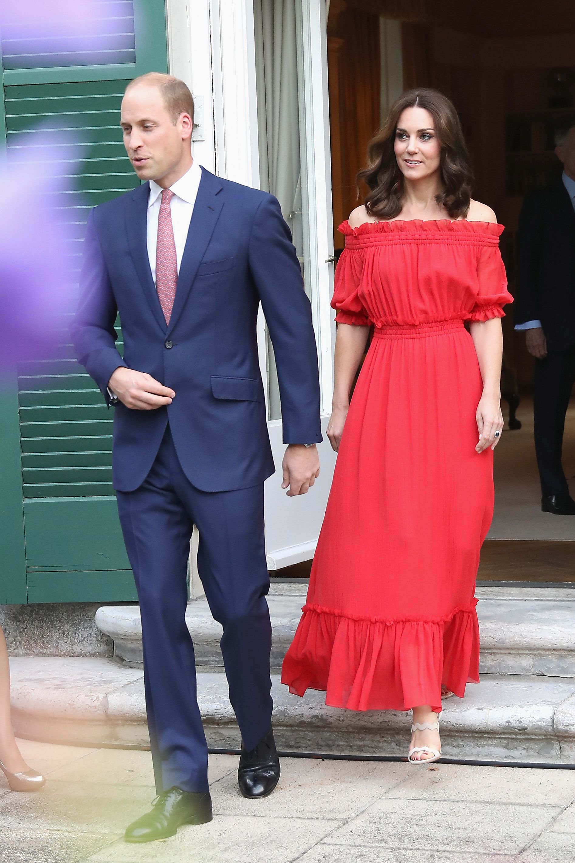 Kate middleton 2024 off shoulder dress