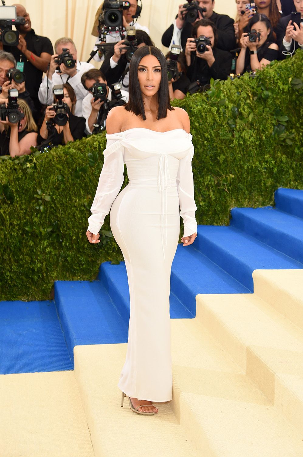 Inschrijven afstuderen Minimaal Kim Kardashian Wears White Vivienne Westwood to Met Gala - Kim Kardashian  Met Gala 2017 Dress