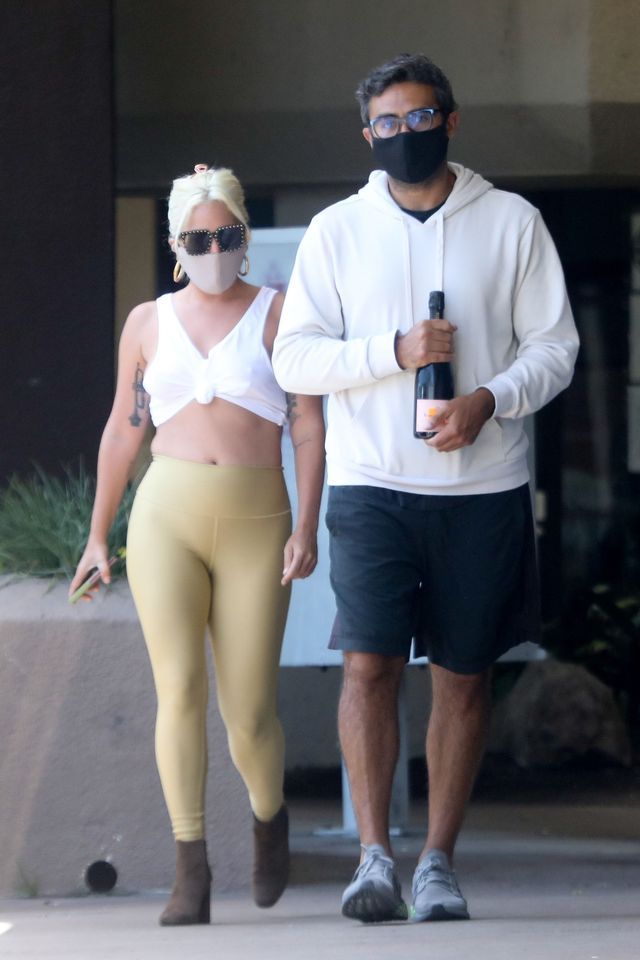 malibu, ca    exclusive    lady gaga and her boyfriend michael polansky shop for wine before a lunch date at an italian restaurant and leave with lots of food to gopictured lady gaga, michael polanskybackgrid usa 14 june 2020 byline must read rmbi  backgridusa 1 310 798 9111  usasalesbackgridcomuk 44 208 344 2007  uksalesbackgridcomuk clients   pictures containing childrenplease pixelate face prior to publication