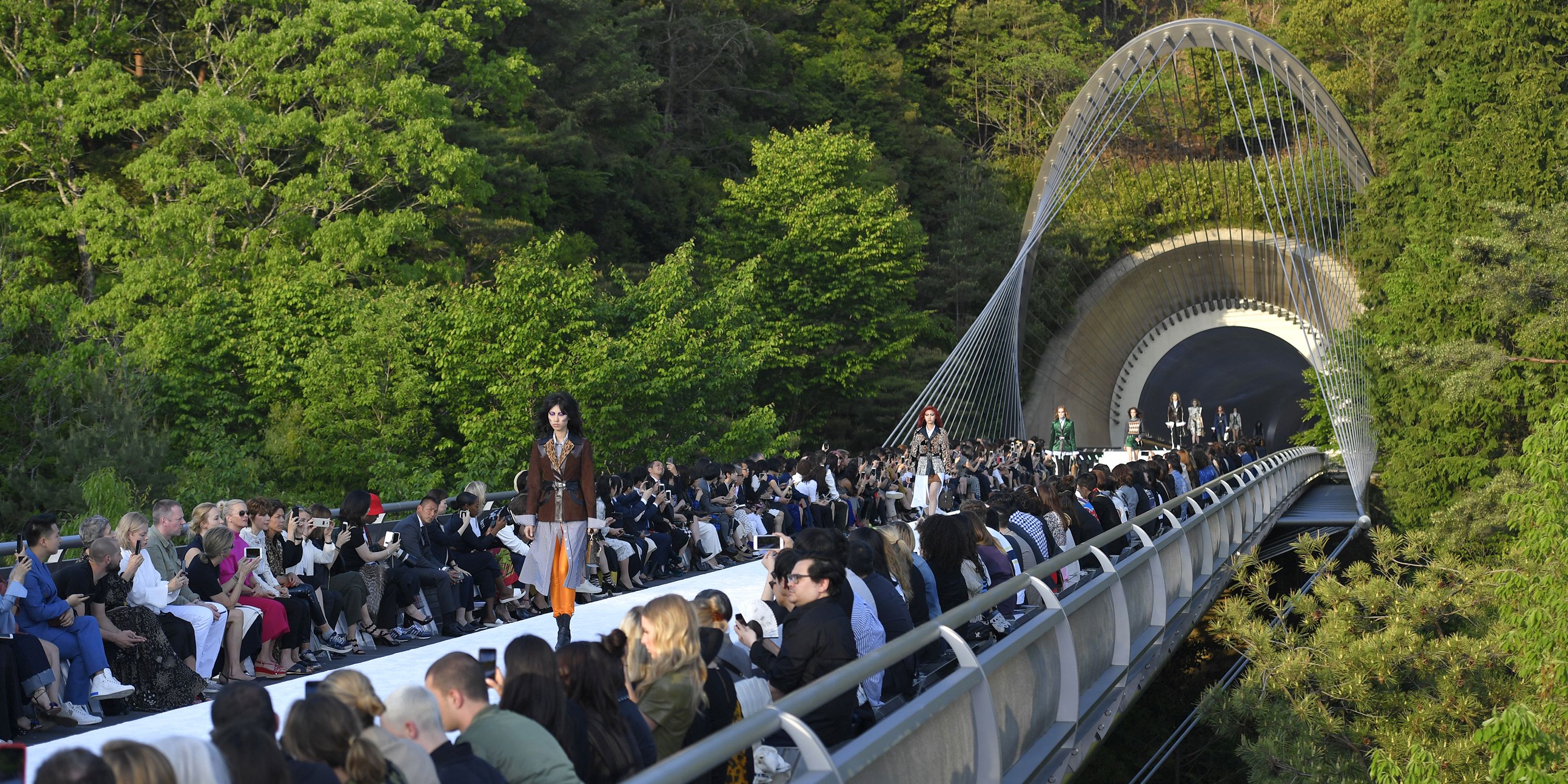 Louis Vuitton Cruise 2018 Show in Kyoto, Japan [Review] – WWD