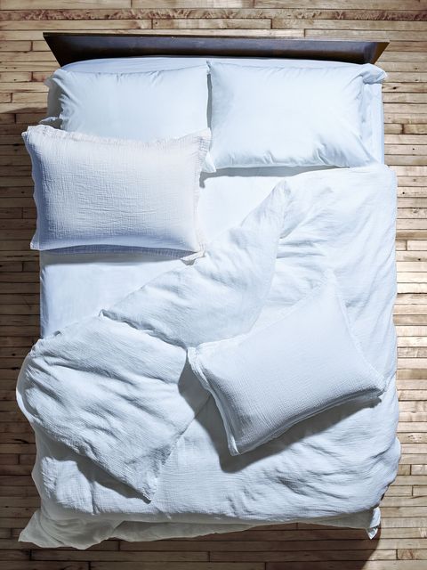Bedding, Bed sheet, Textile, Linens, Pillow, Duvet cover, Furniture, Duvet, Room, Comfort, 