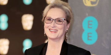 Hair, Eyewear, Glasses, Hairstyle, Chin, Forehead, Blond, Smile, Vision care, Television presenter, 