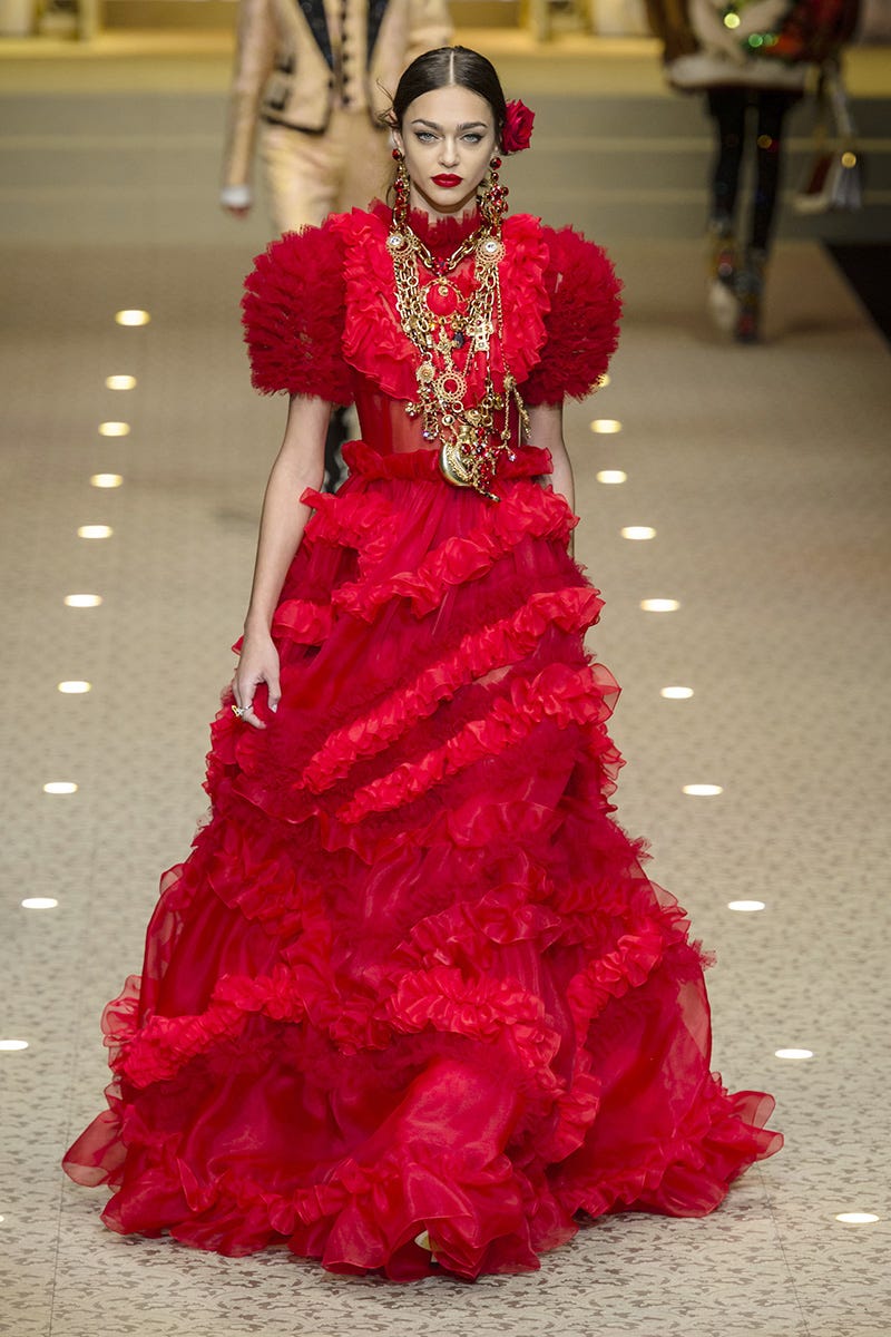 Fashion, Fashion model, Dress, Red, Gown, Clothing, Haute couture, Shoulder, Event, Fashion design, 