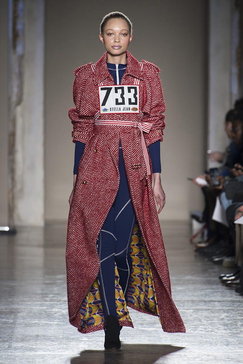 Fashion, Fashion model, Runway, Clothing, Fashion show, Fashion design, Haute couture, Human, Outerwear, Dress, 