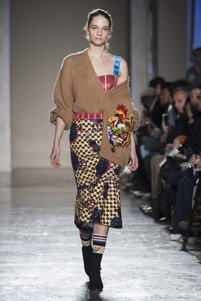 Fashion, Fashion show, Runway, Fashion model, Clothing, Public event, Fashion design, Event, Human, Footwear, 