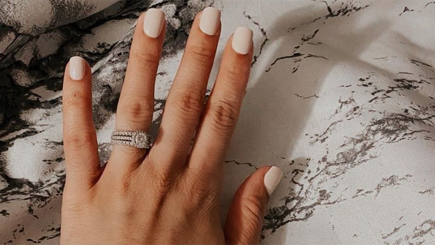 Expert DIY Advice For Adjusting Your Acrylics When They're A