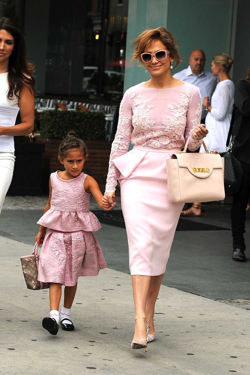 45 Adorable MotherDaughter Matching Dresses and Family Outfits Ideas for  Your Next Photoshoot