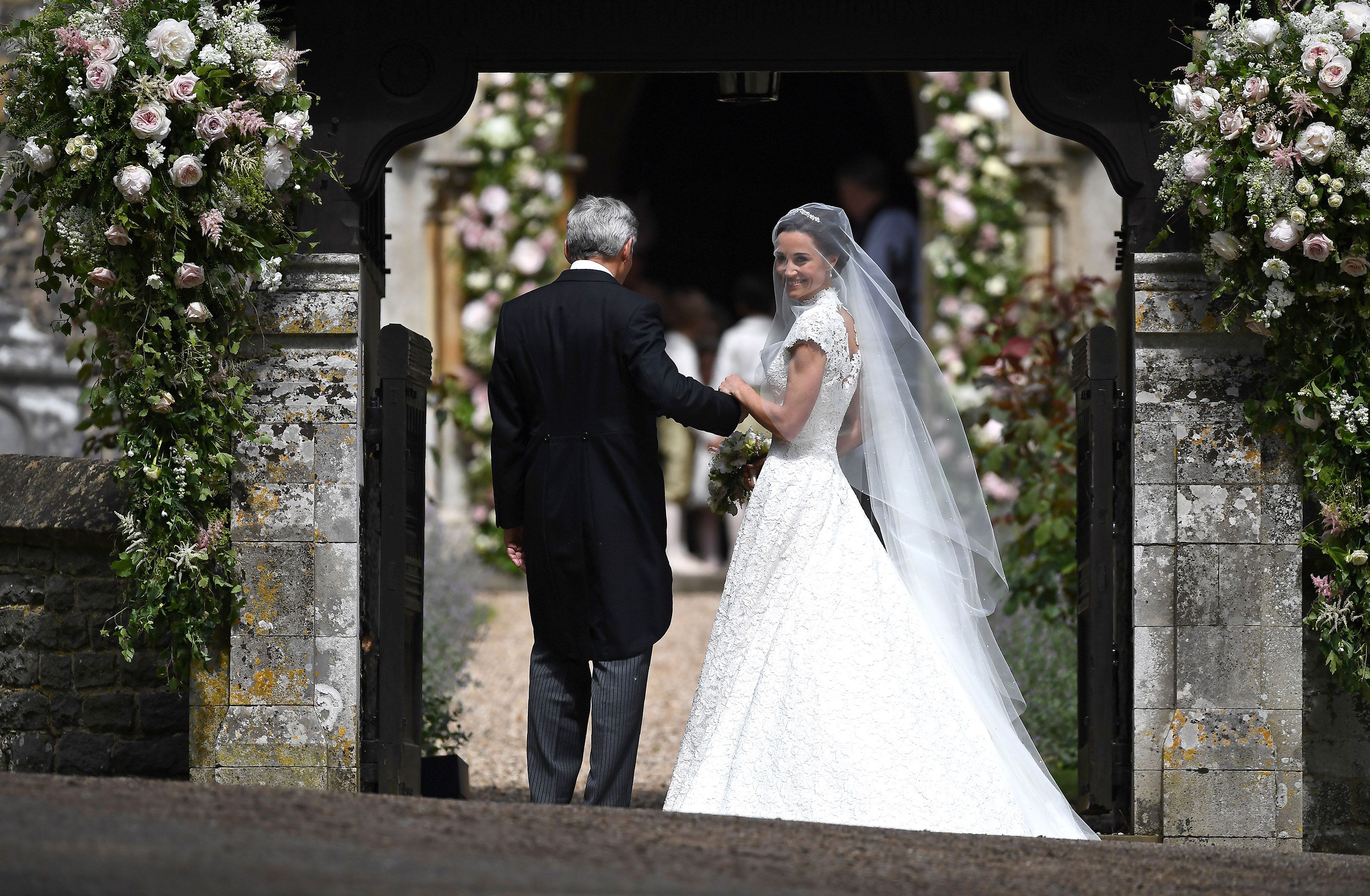 Pippa middleton wedding dress designer best sale