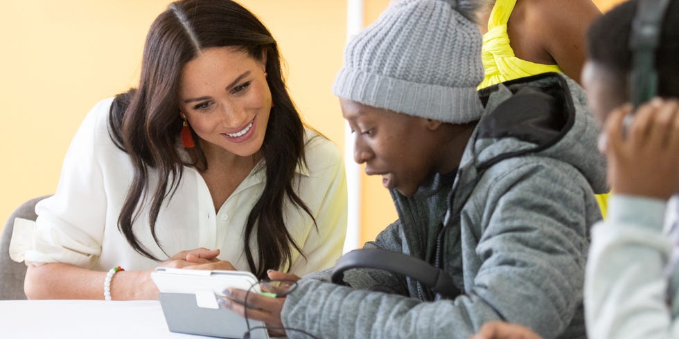 Learning, Job, Beanie, Technology, Headgear, Student, Employment, Knit cap, Conversation, Child, 