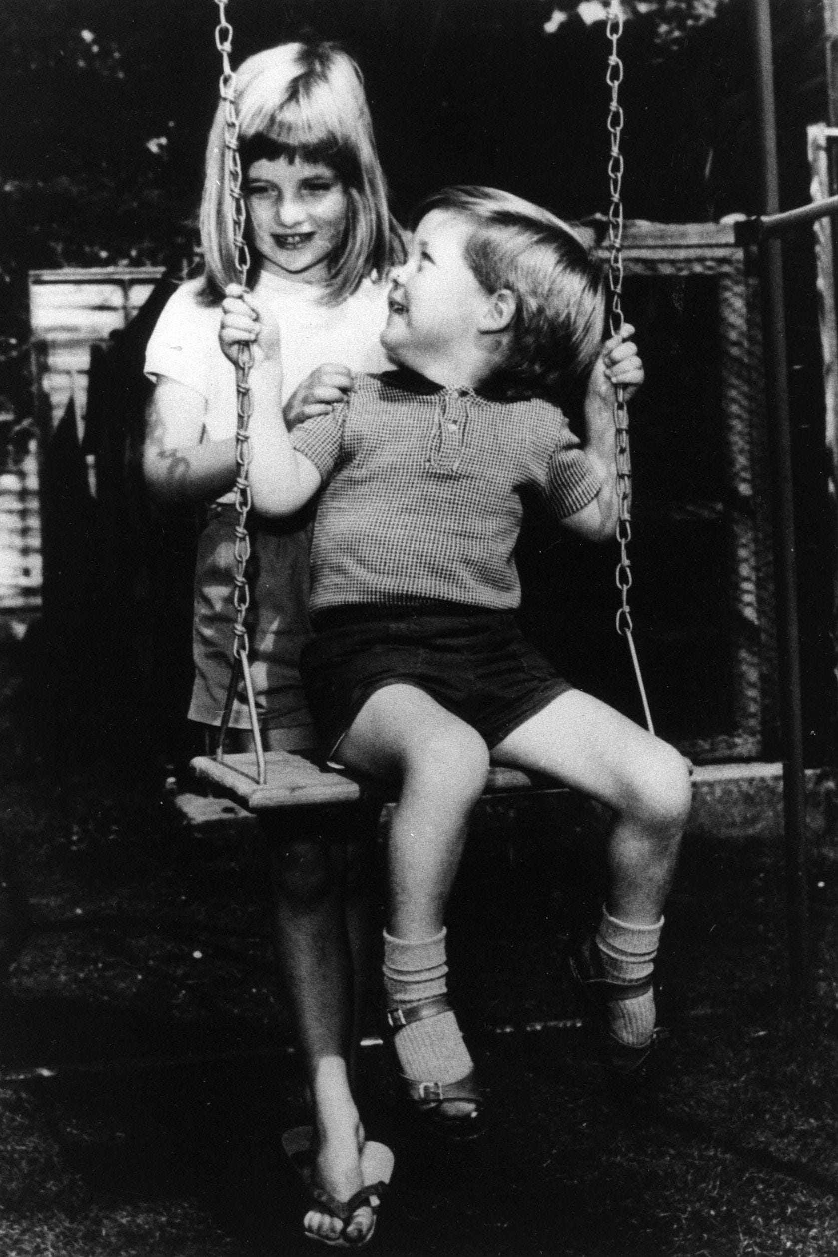50-photos-of-princess-diana-you-ve-never-seen-before