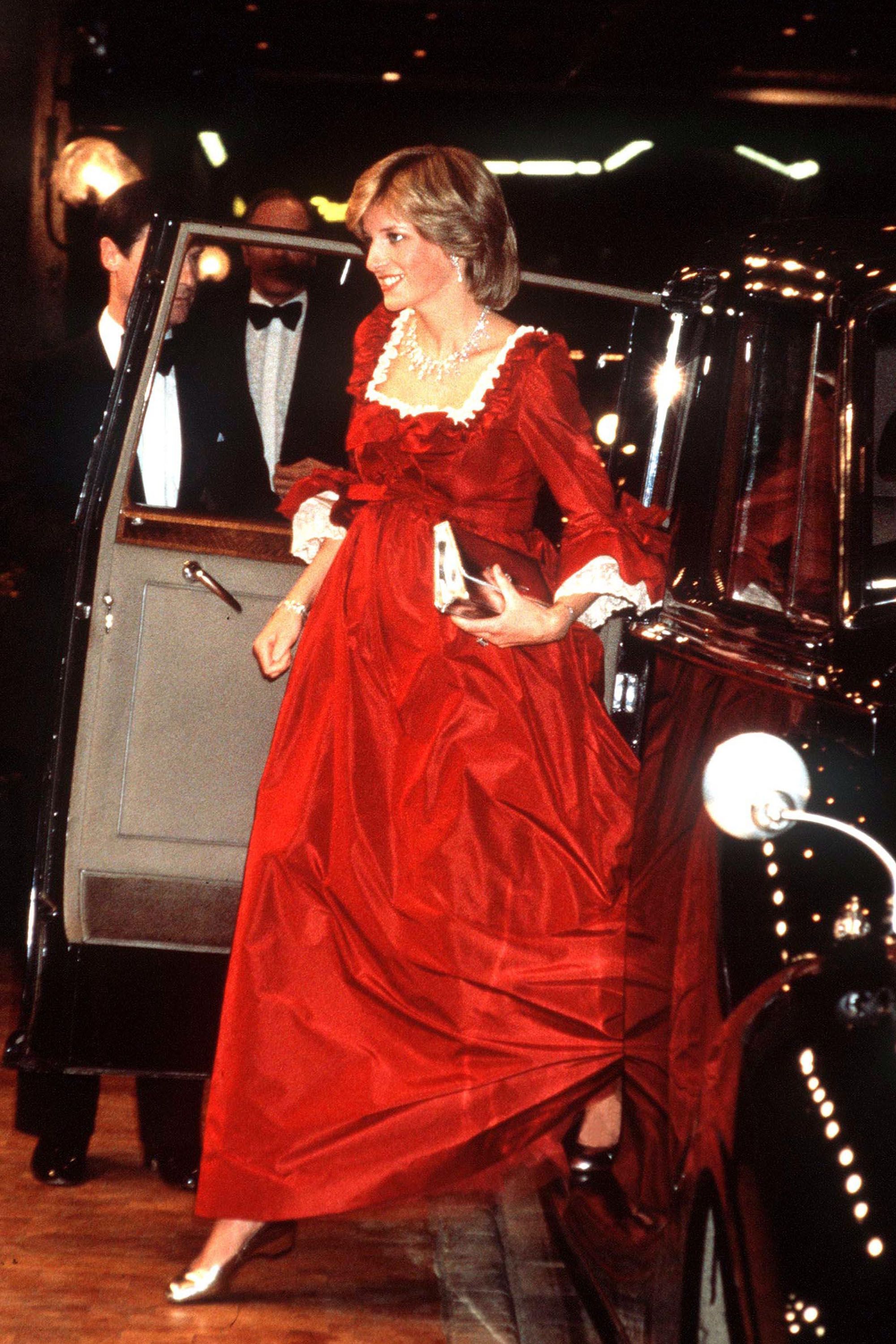 Princess Diana ball gown is sold for $167,000 at London auction
