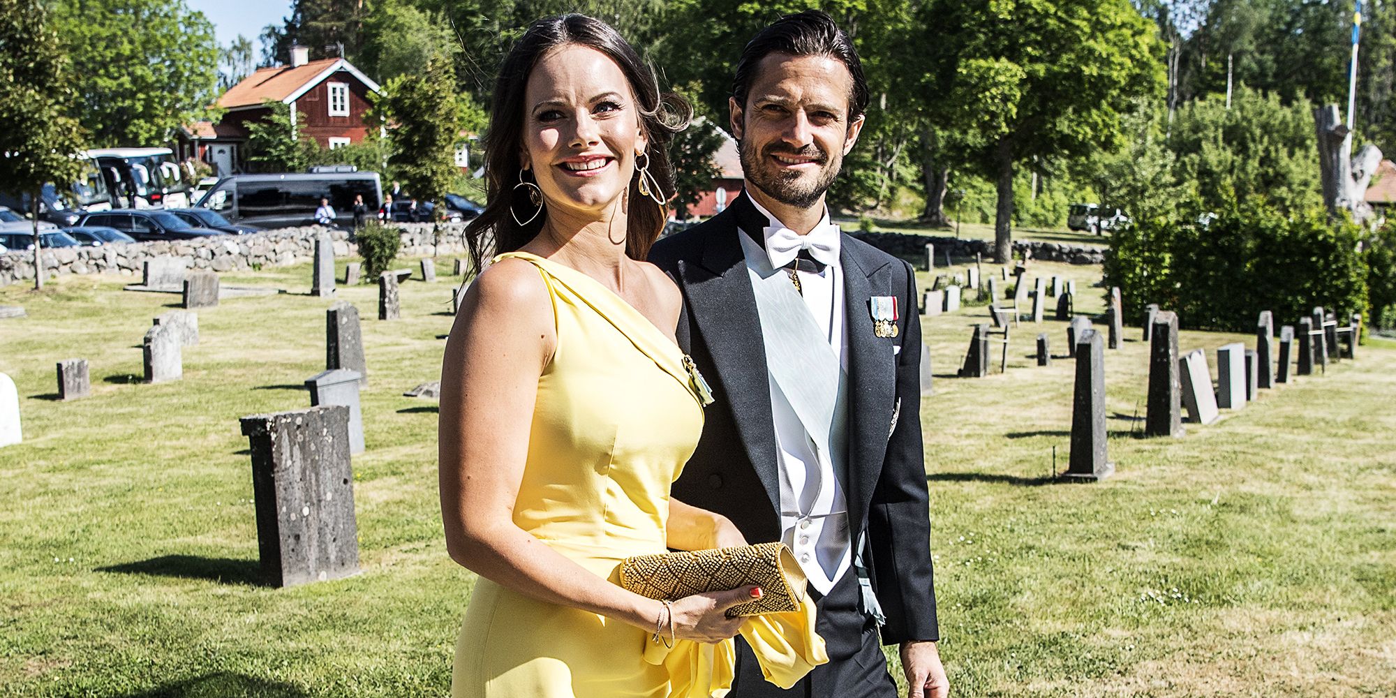 princess sofia yellow dress