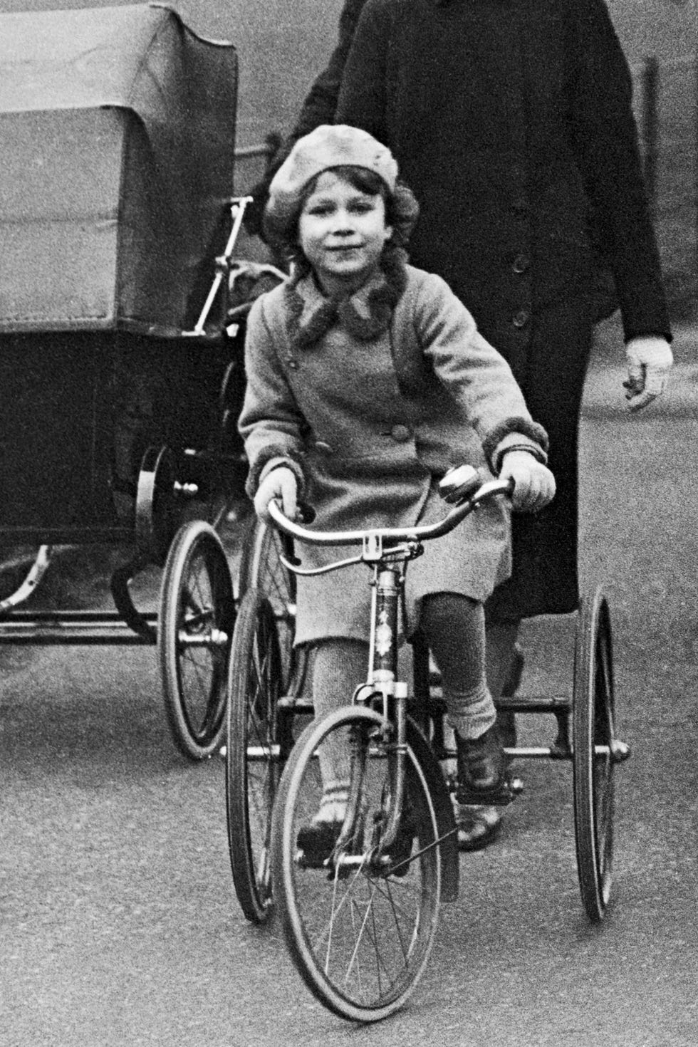 Princess Charlotte Looks Like the Queen in School Photo - Princess ...