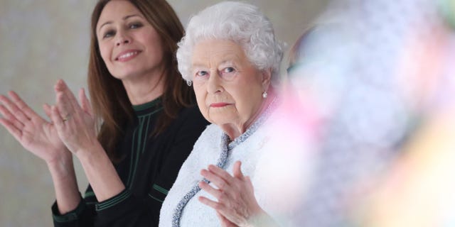 Skin, Grandparent, Smile, Gesture, 