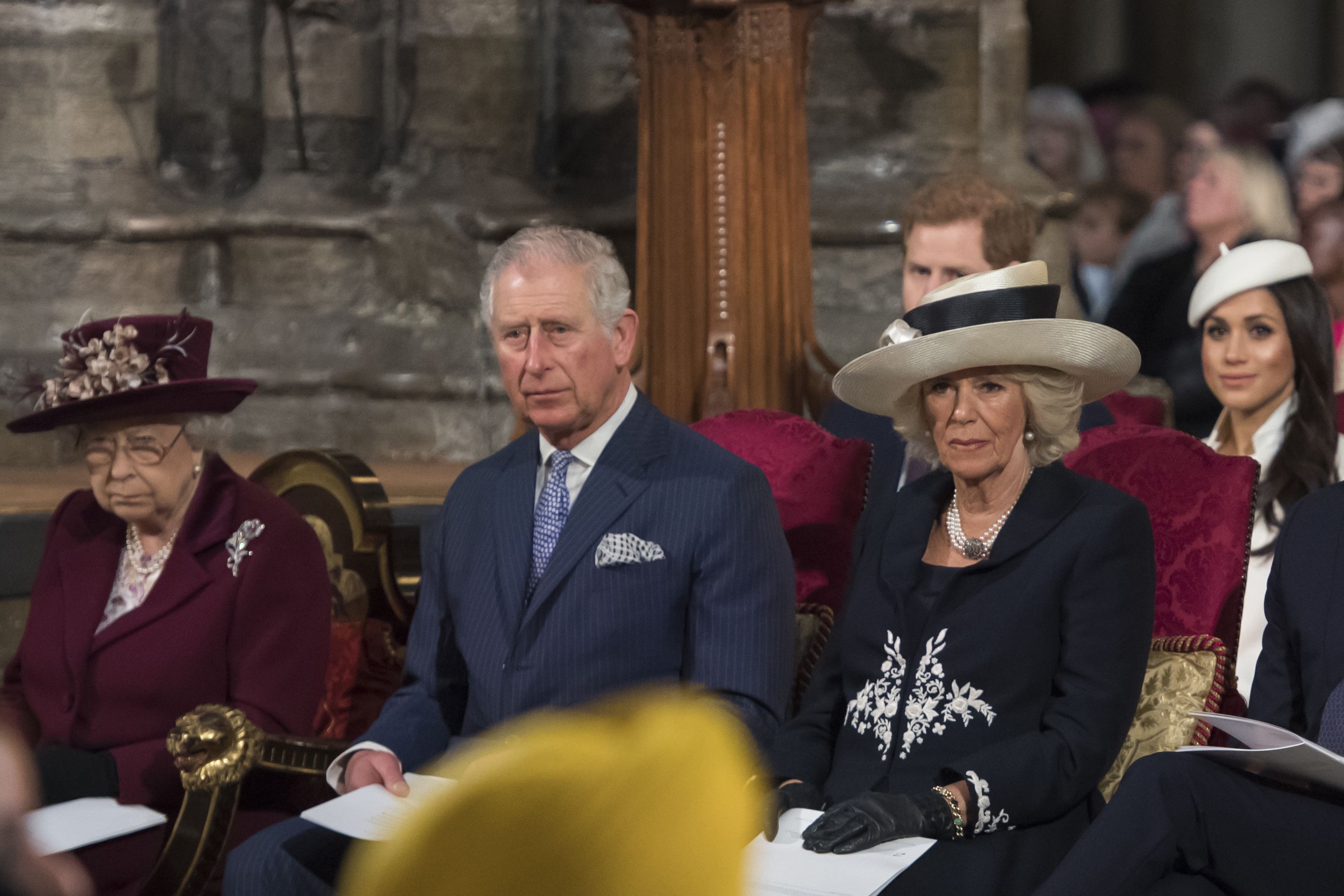 People Think The Queen Shaded Meghan Markle In Her Wedding Announcement ...