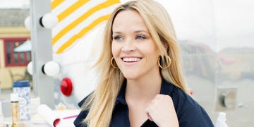 Hair, Blond, Beauty, Lip, Skin, Hairstyle, Smile, Long hair, Photography, Technology, 