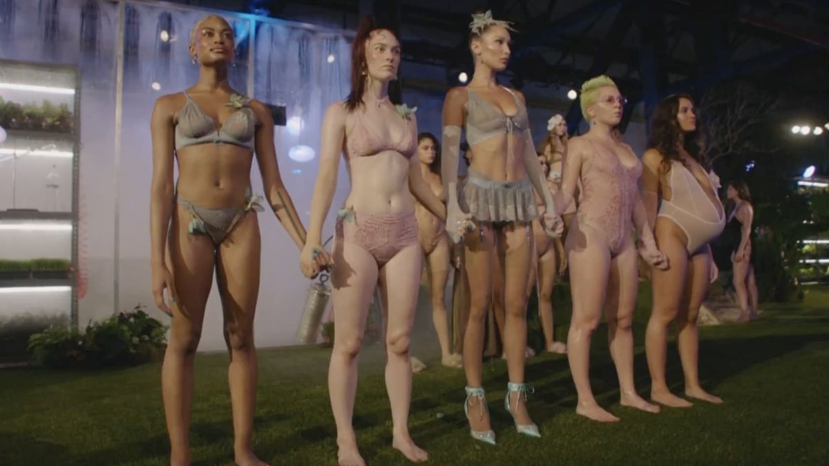 Rihanna's Savage x Fenty New York Fashion Week Show Celebrated Women