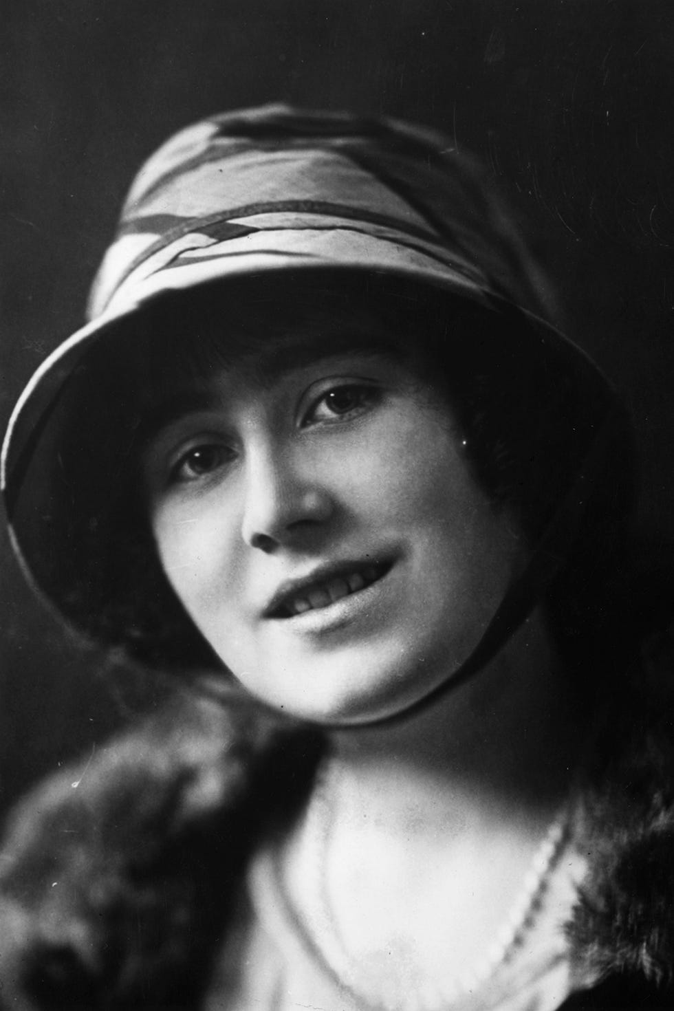 Face, Photograph, Beauty, Black-and-white, Portrait, Nose, Hat, Monochrome, Smile, Monochrome photography, Face, Photograph, Beauty, Black-and-white, Portrait, Nose, Hat, Monochrome, Smile, Monochrome photography,