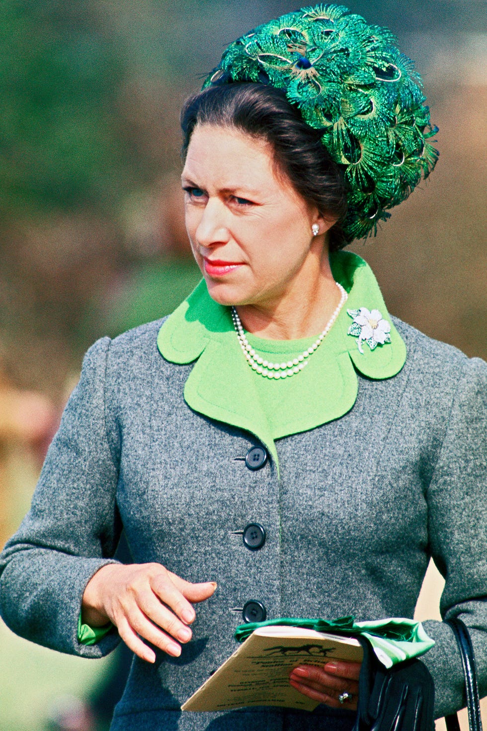 Green, Leaf, Headband, Headgear, Hair accessory, Plant, Headpiece, Street fashion, Cap, 