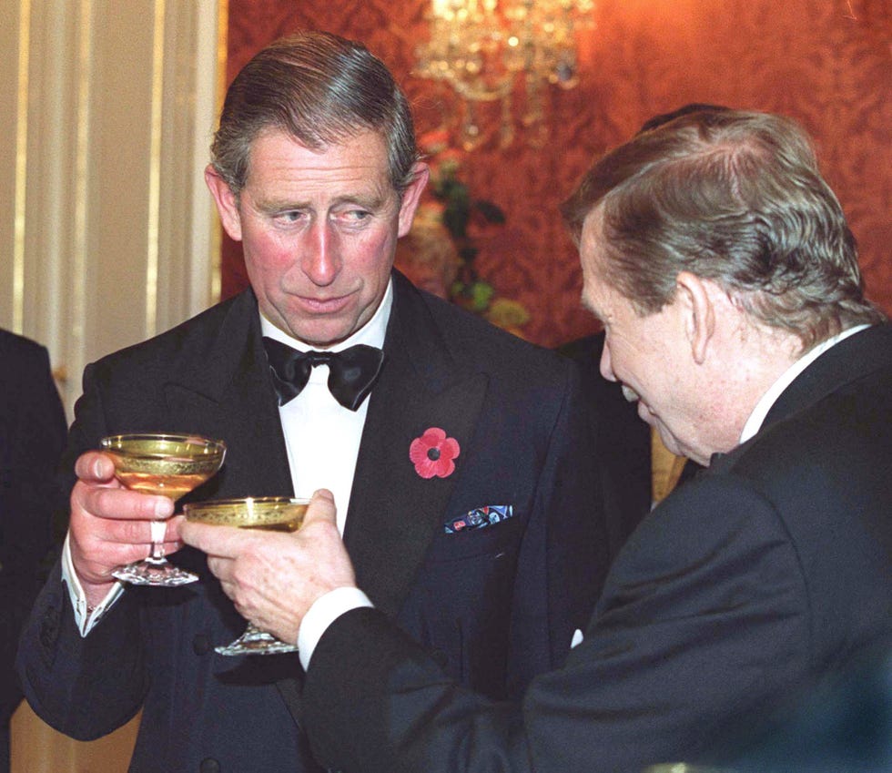 69 Photos of Royals Drinking - Picturs of the British Royal Family Drinkin