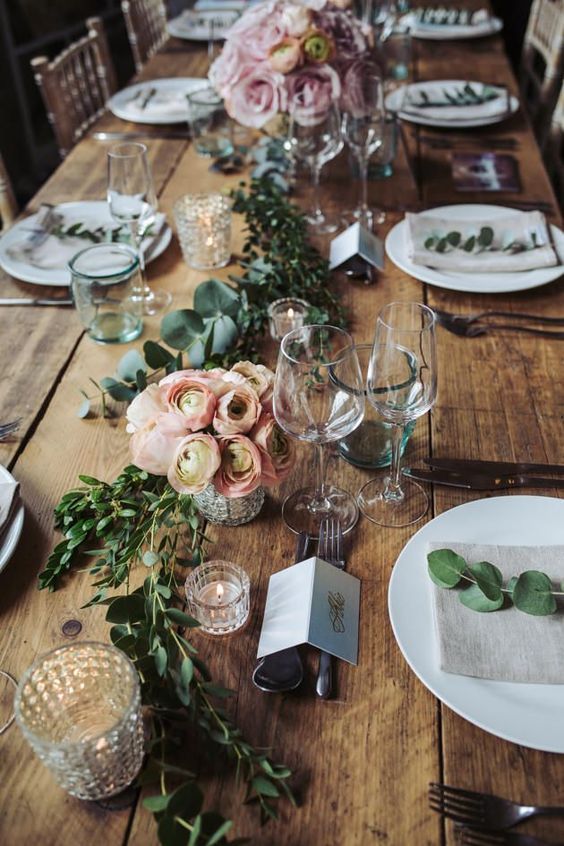 Table, Centrepiece, Brunch, Furniture, Rehearsal dinner, Tableware, Meal, Floristry, Textile, Flower, 