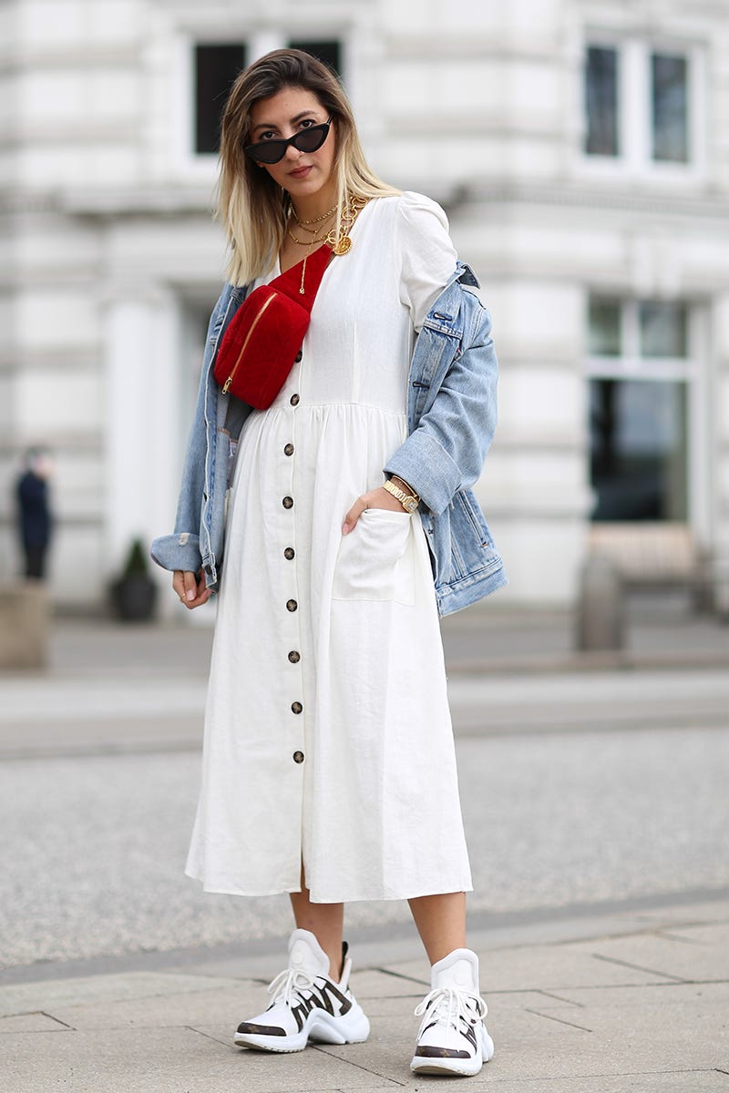 Clothing, White, Street fashion, Fashion, Coat, Trench coat, Outerwear, Footwear, Snapshot, Shoe, 