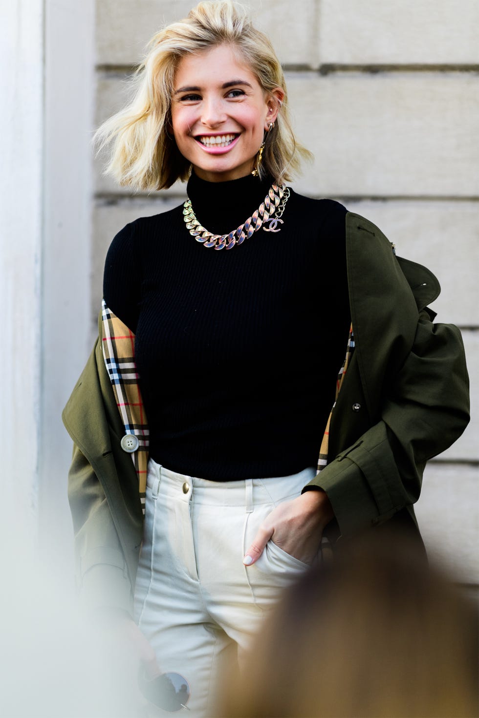 White, Clothing, Black, Blond, Street fashion, Fashion, Neck, Beauty, Jeans, Shoulder, 