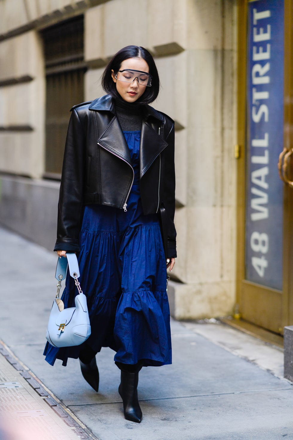 Cobalt blue, Blue, Street fashion, Fashion, Clothing, Electric blue, Snapshot, Leather, Fashion model, Footwear, 