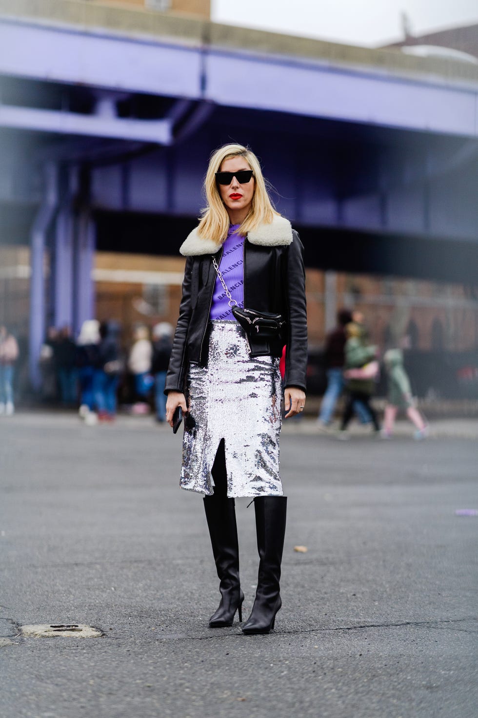 Street fashion, Clothing, Photograph, Fashion, Snapshot, Footwear, Pink, Knee, Eyewear, Waist, 
