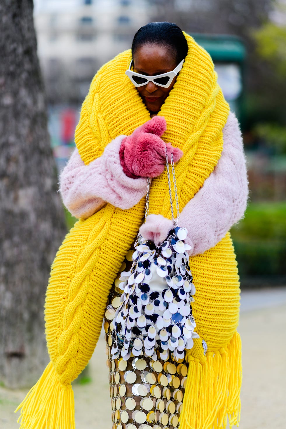 Yellow, Street fashion, Clothing, Stole, Outerwear, Fashion, Scarf, Crochet, Wool, Textile, 