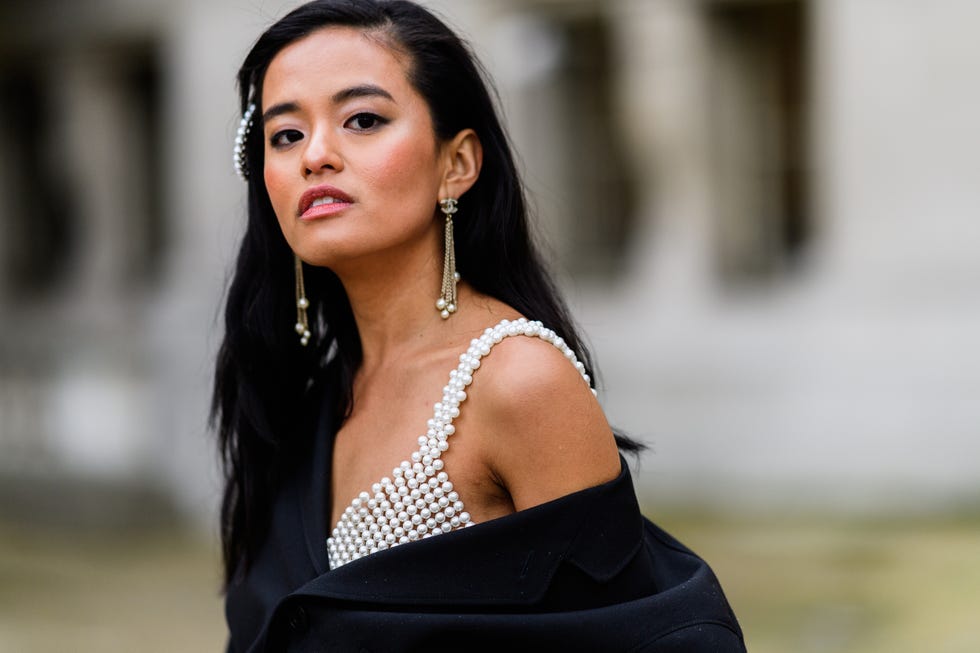 Hair, Face, Black, White, Photograph, Beauty, Skin, Black hair, Lip, Fashion, 