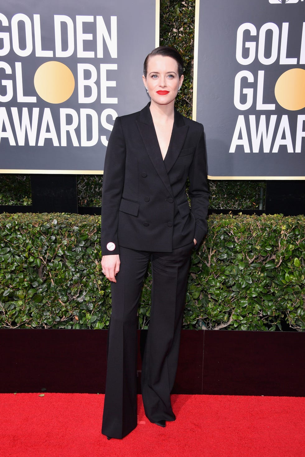 Suit, Red carpet, Carpet, Premiere, Pantsuit, Formal wear, Fashion, Tuxedo, Flooring, Event, 